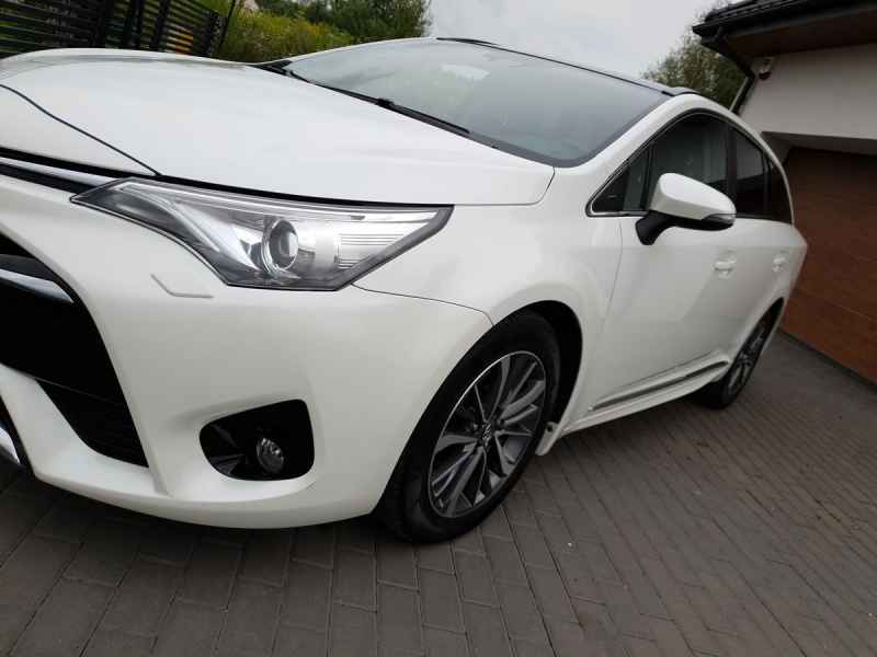 Toyota Avensis 2015