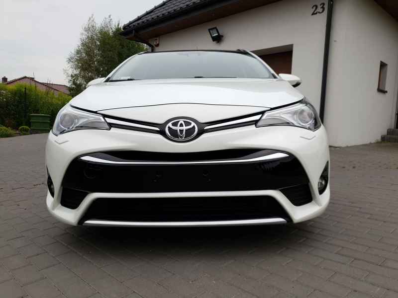 Toyota Avensis 2015