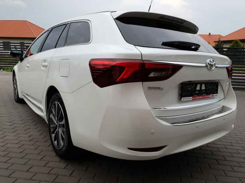Toyota Avensis 2015