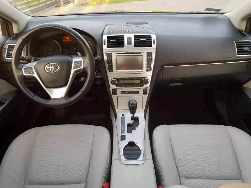 Toyota Avensis 2013