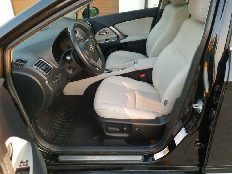 Toyota Avensis 2013