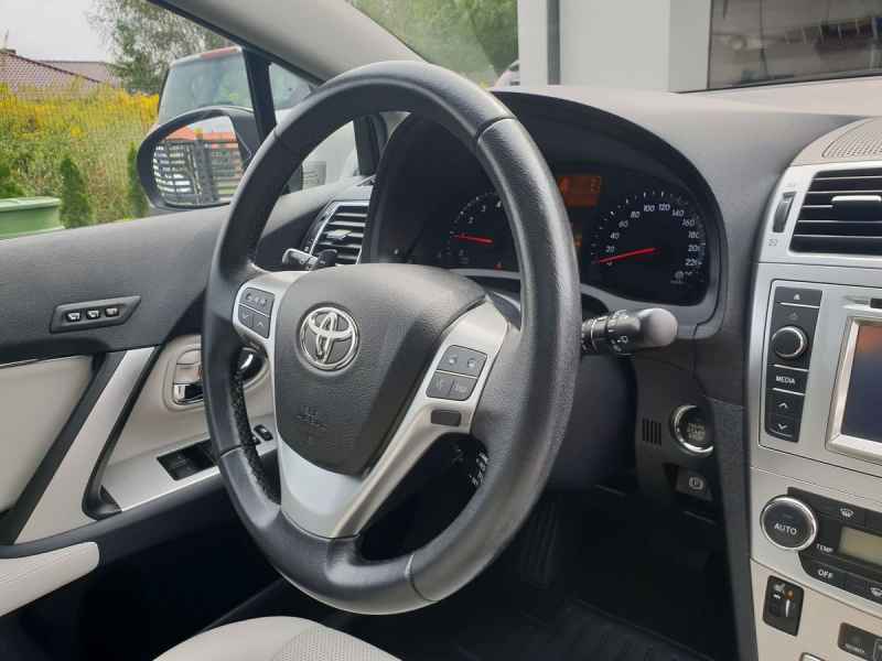 Toyota Avensis 2013